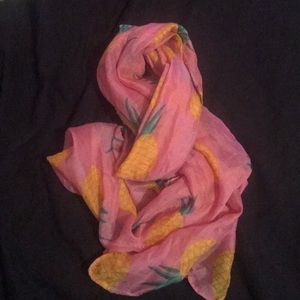 Pineapple scarf